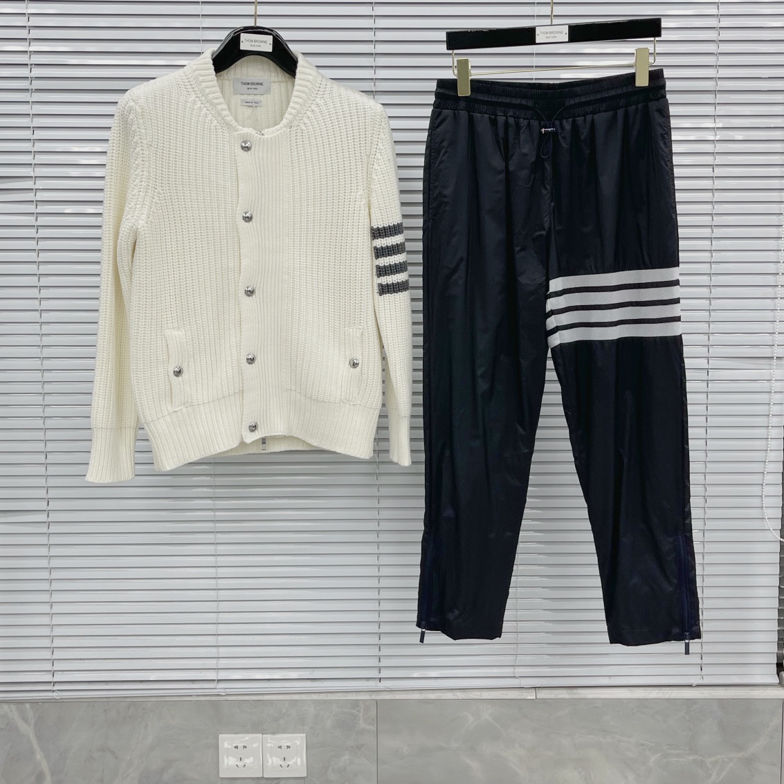 톰브라운 남성 가디건 143049 Thom Browne Cardigan