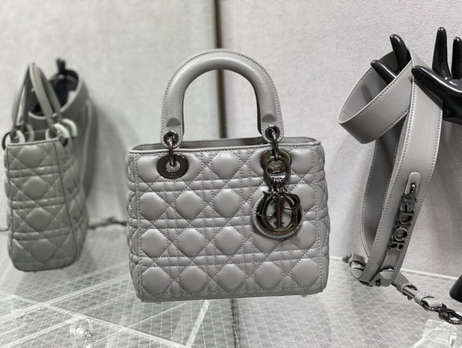 Lady Handbag Gunmetal Hardware, 20cm - Chic, Elegant, and Practical 1 Lady Handbag Gunmetal Hardware, 20cm - Chic, Elegant, and Practical