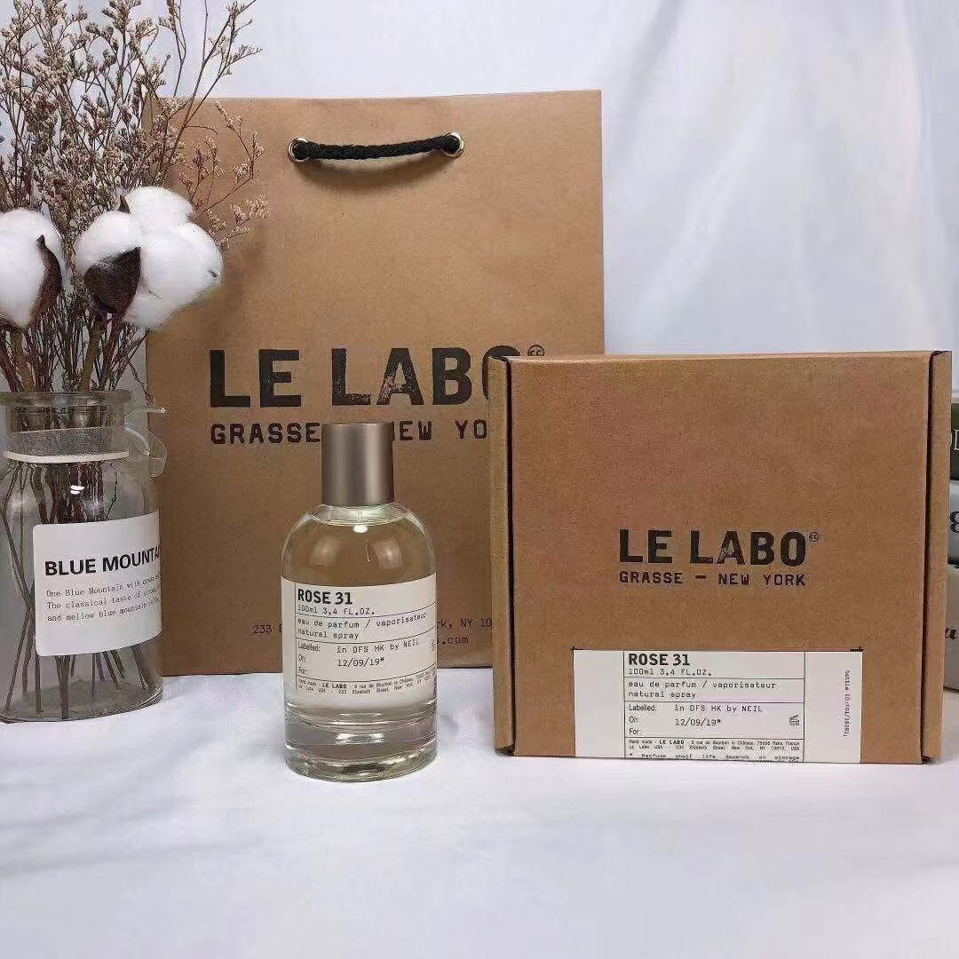 专柜版各💰80包邮
专柜版本，美国小众沙龙 Le Labo香水实验室香水100ml，现货10个味道。。10号东京，13号别样，19号浆果，22号香柠檬，24号广藿香，28号首尔，29号红茶，31号玫瑰，33号檀香木，39号鸢尾草，46号香根草。