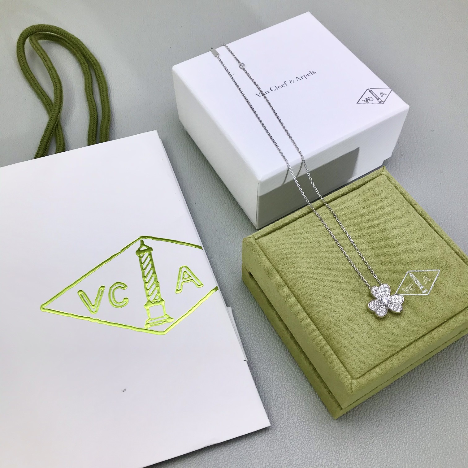 Van Cleef & Arpels vca 满钻三叶草项链 ZP万 购入开发 非常非常非常的精美 不论外观 形状 刻字细节