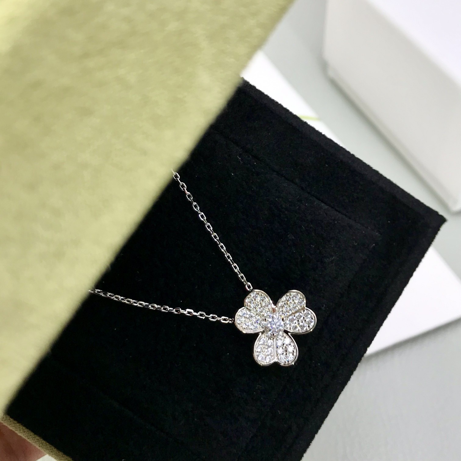 Van Cleef & Arpels vca 满钻三叶草项链 ZP万 购入开发 非常非常非常的精美 不论外观 形状 刻字细节