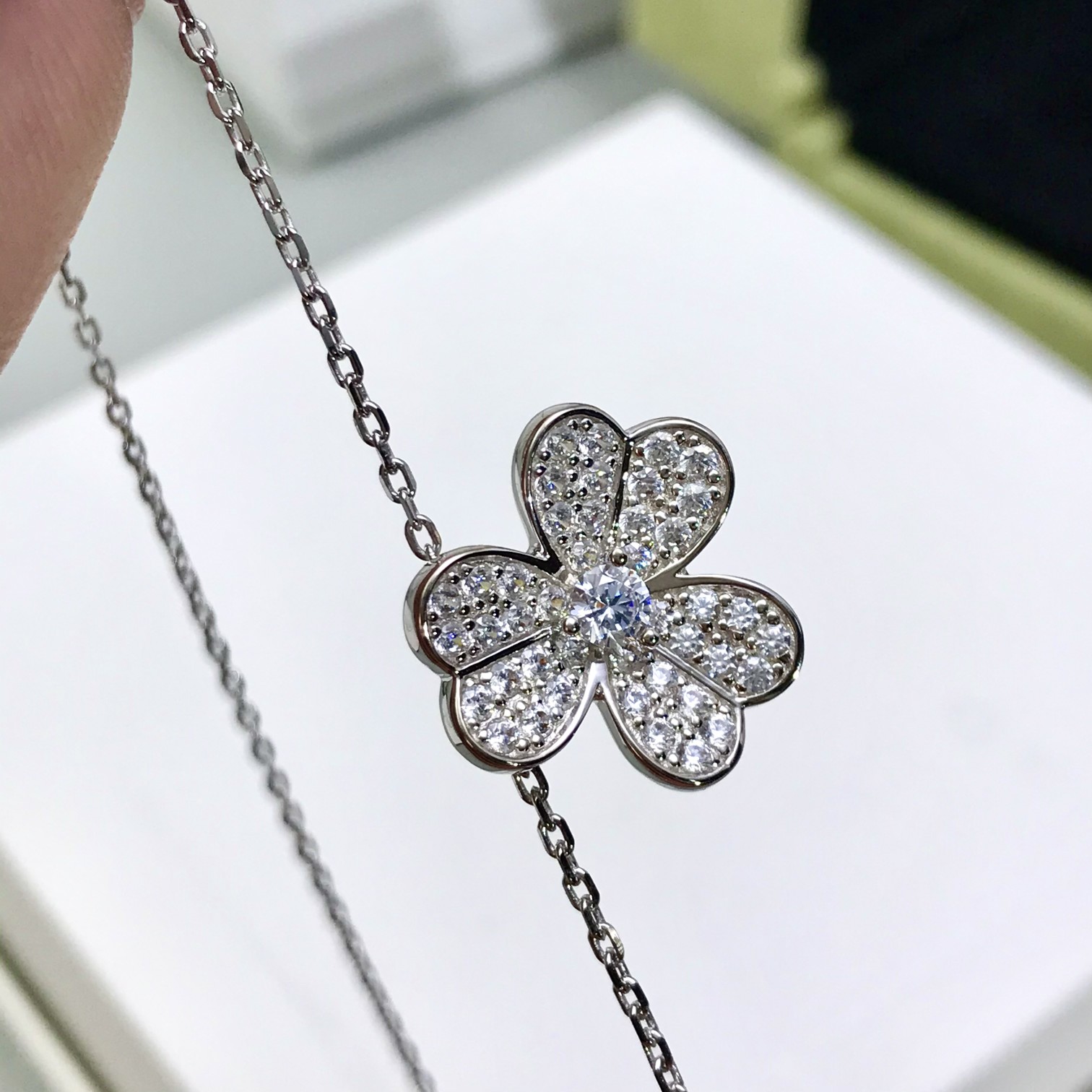 Van Cleef & Arpels vca 满钻三叶草项链 ZP万 购入开发 非常非常非常的精美 不论外观 形状 刻字细节
