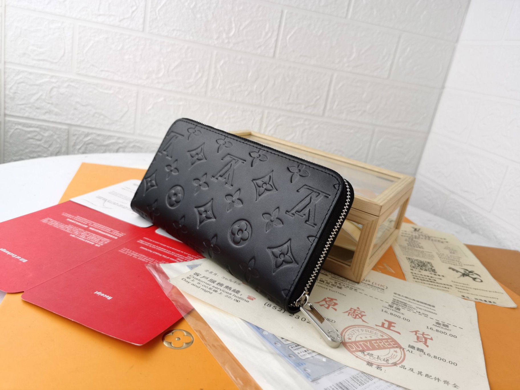 モノグラム帆布ラウンドファスナー財布 M60017 - 実用的なデザイン