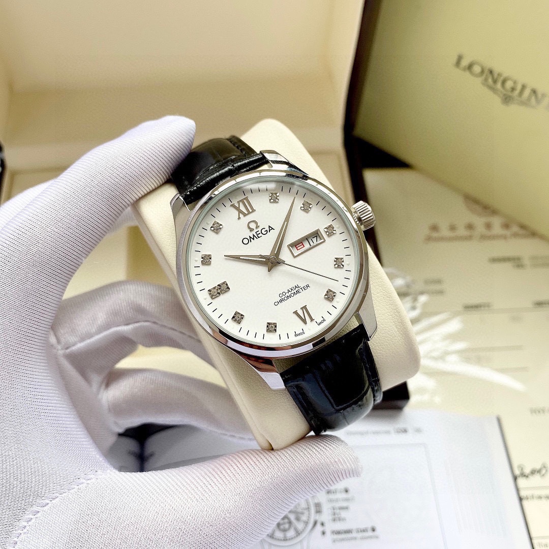 皮带，钢带。简约大气 优雅热卖 欧米茄  Omega  男士腕表 全自动机械机芯 矿物强化玻璃 316L精钢表壳 真皮/精钢表带 时尚风格 商务休闲 尺寸：直径40mm 厚度12mm