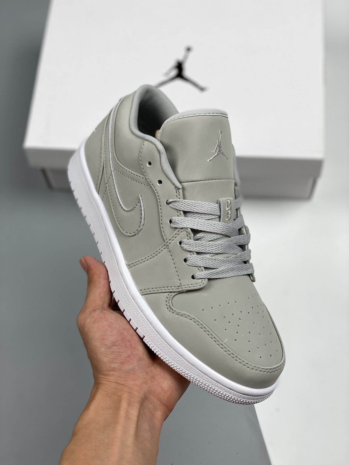 Air Jordan 1 Low Gris Niebla AJ1 Baja Casual Zapatillas De Skate Color oficial sincronizado, única en el mercado con pi…
