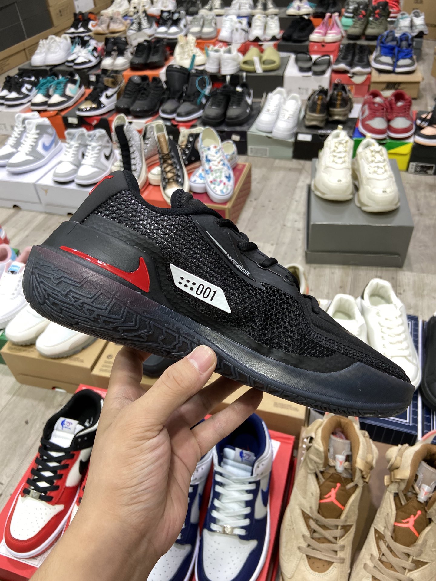 240 耐克Nike Air Zoom G.T.Cut G.T. Cut专为力求在场上大展身手的篮球运动员CZ0176-003