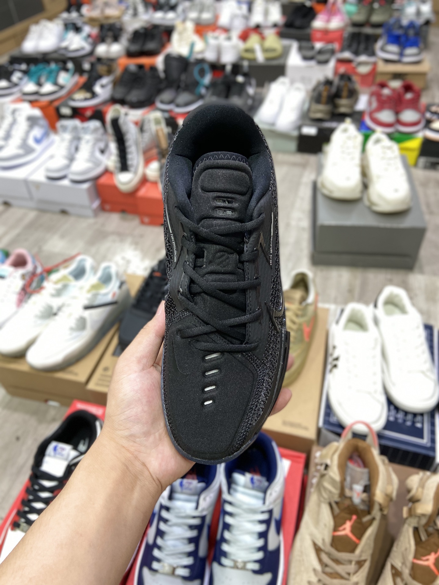 240 耐克Nike Air Zoom G.T.Cut男女篮球鞋 G.T. Cut专为力求在场上大展身手的篮球运动员打造该鞋款脚感轻盈CZ0176-001