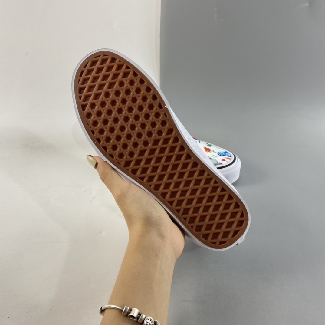 P140  Vans Authentic 蝴蝶图案绘制 VN0A5HZSUC0
