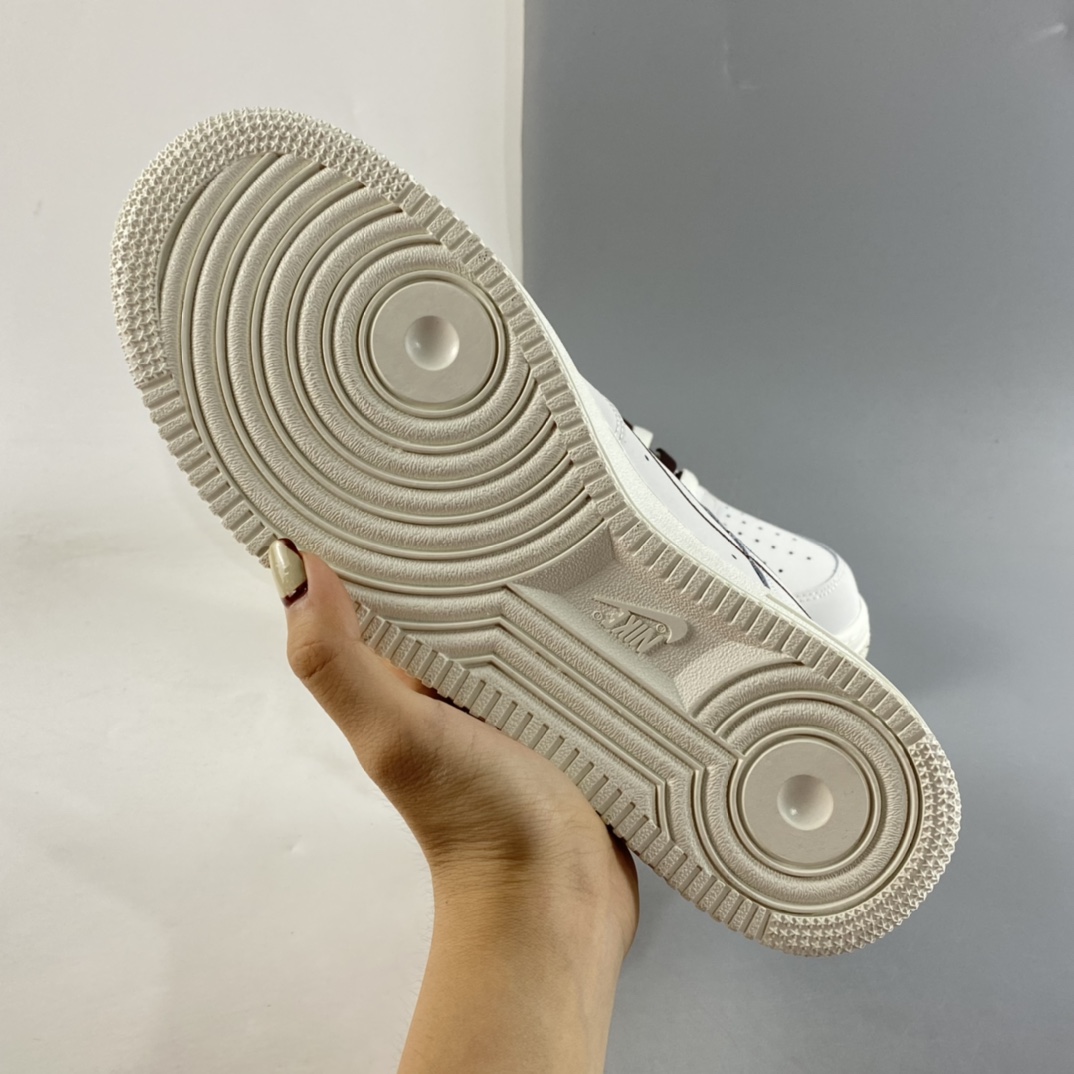 P220  NIKE Air Force 1 Low ’07  “米棕色 电绣勾”低帮休闲板鞋  CL6326-138