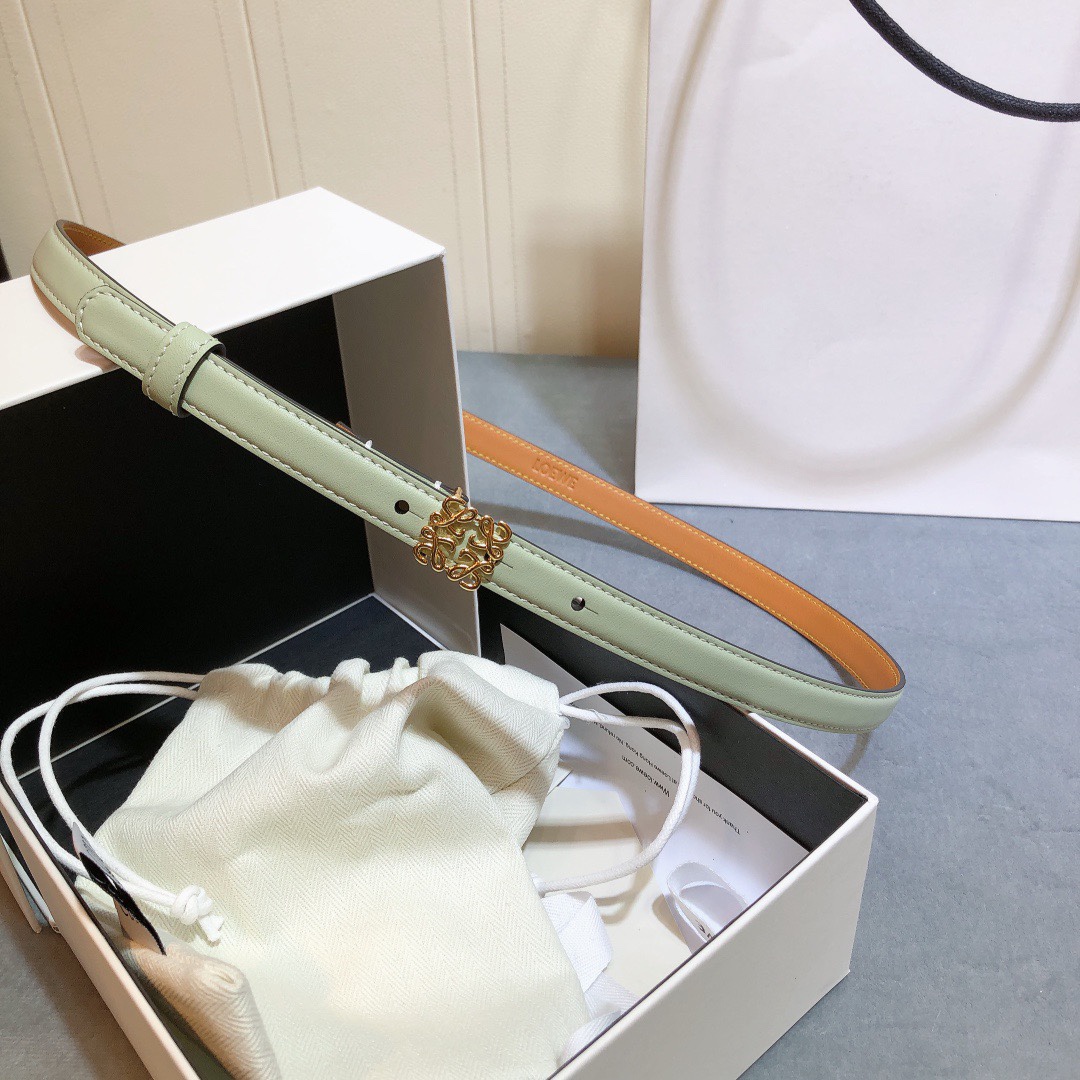 Loewe✨罗意威 2020Sss秋冬新款 光滑小牛皮腰带 外缝线窄版对比色缝线衿腰带 配有 L 字母组