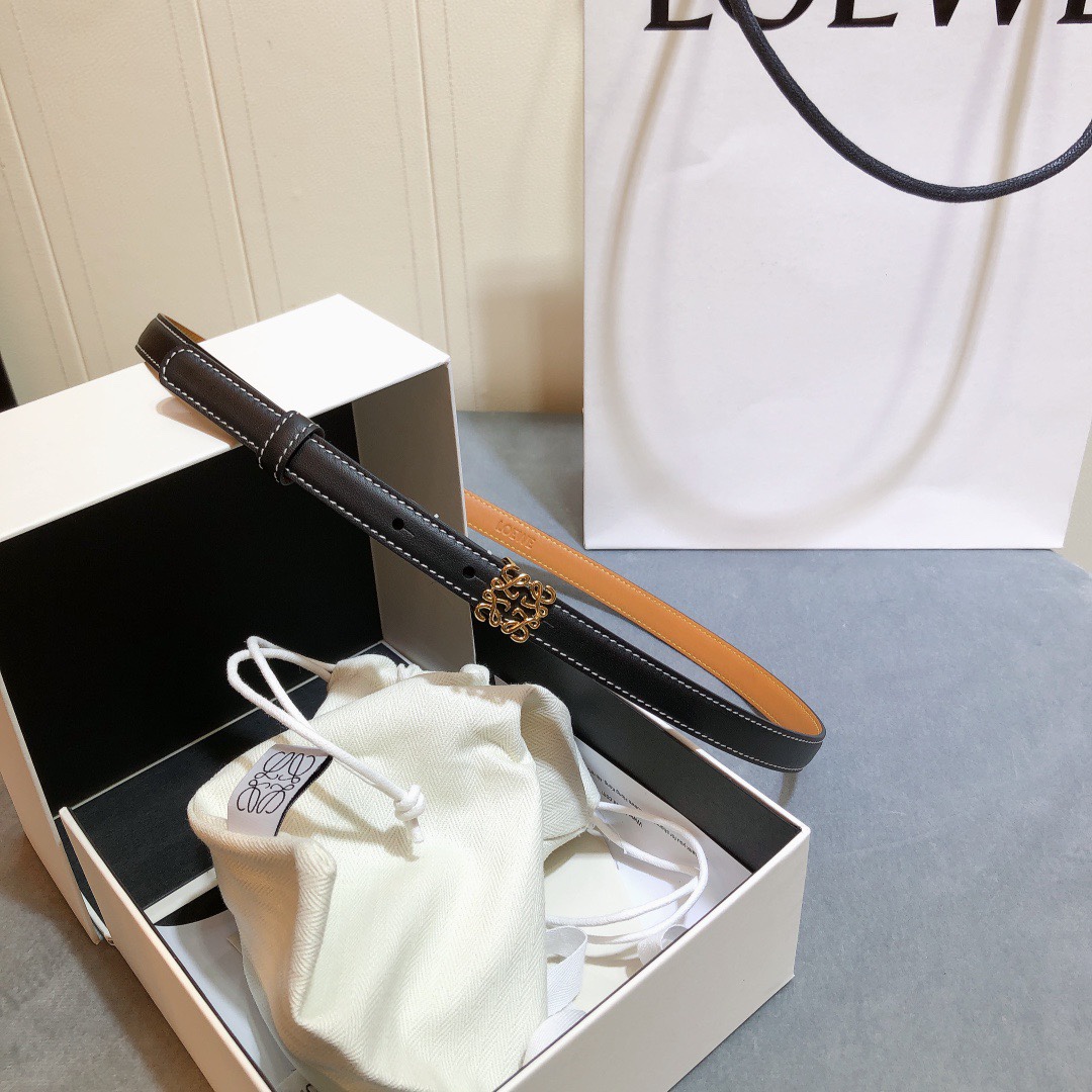 Loewe✨罗意威 2020Sss秋冬新款 光滑小牛皮腰带 外缝线窄版对比色缝线衿腰带 配有 L 字母组