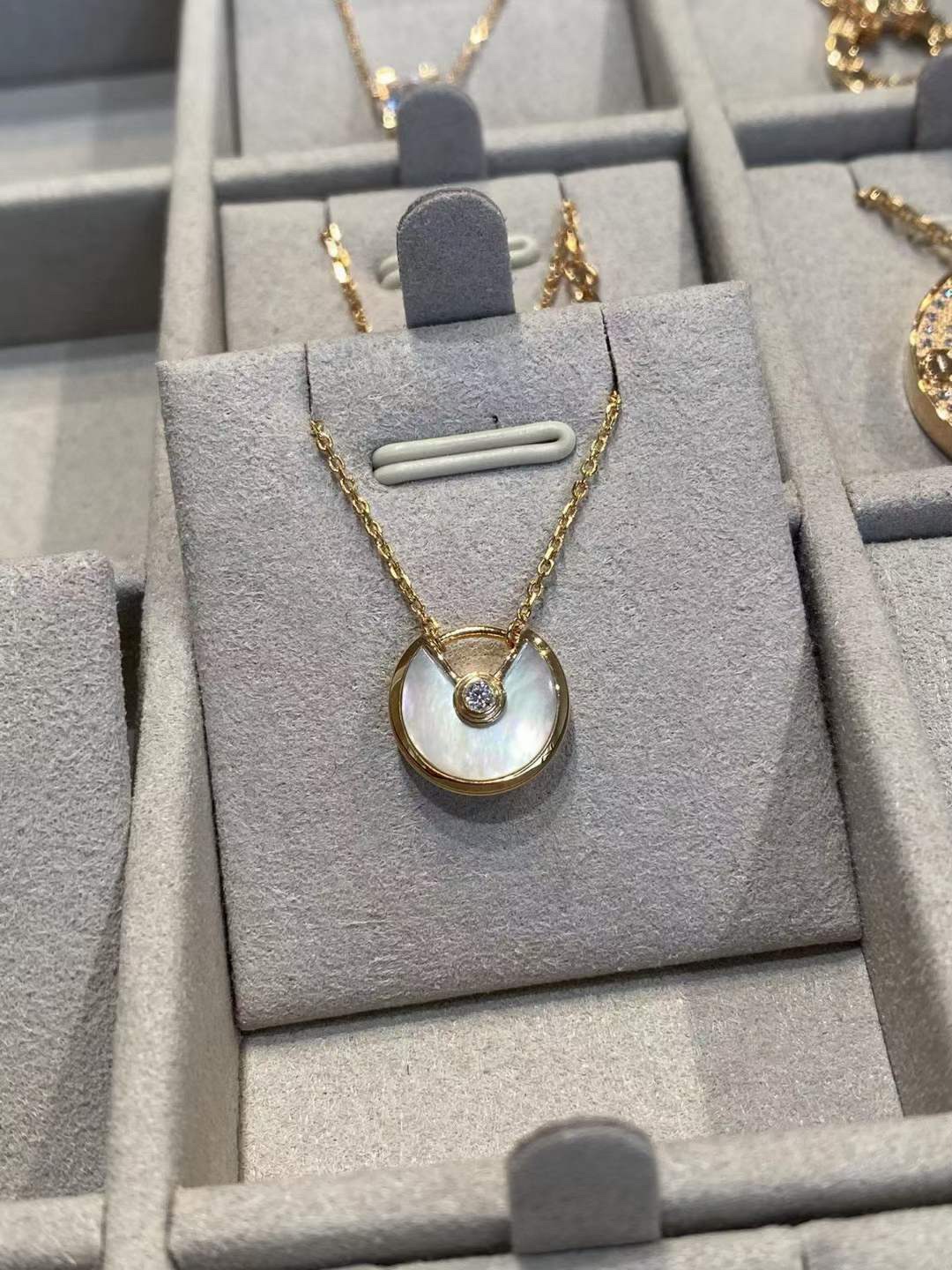 Cartier Cartier卡地亚 白贝护身符锁骨项链