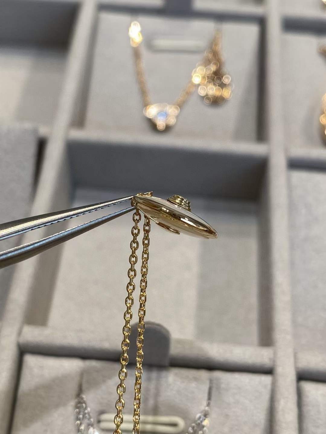 Cartier Cartier卡地亚 白贝护身符锁骨项链