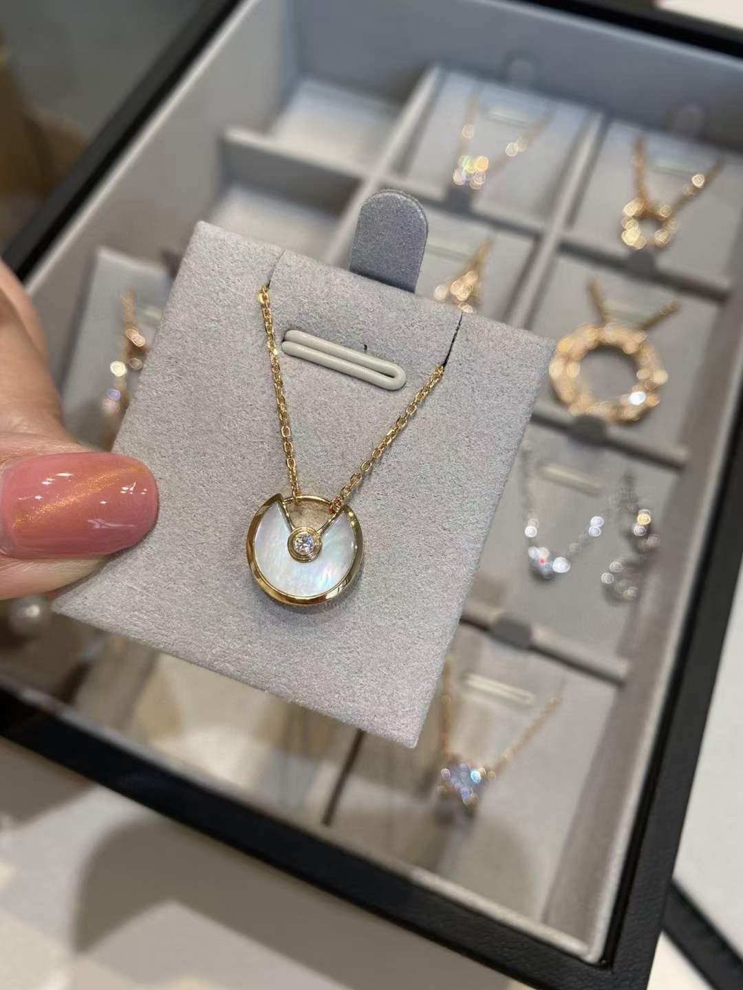 Cartier Cartier卡地亚 白贝护身符锁骨项链