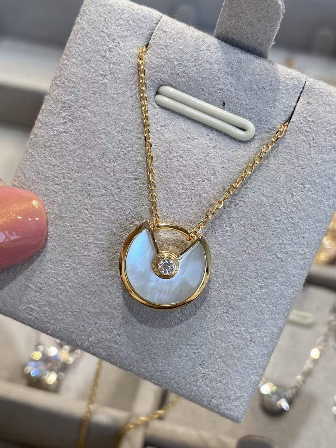 Cartier Cartier卡地亚 白贝护身符锁骨项链