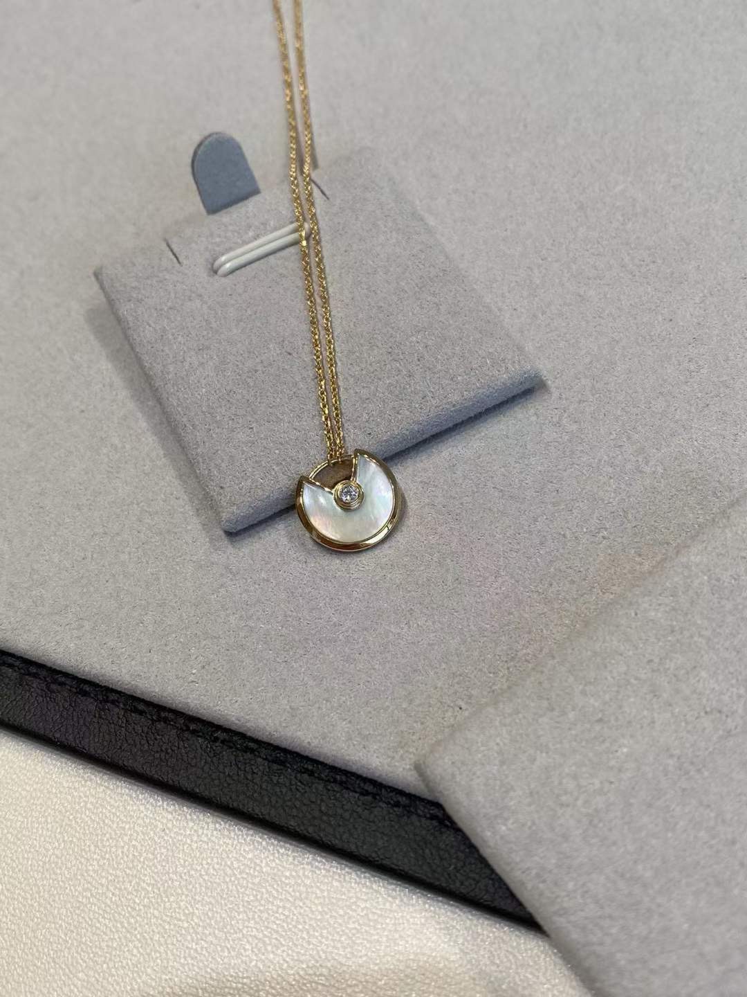 Cartier Cartier卡地亚 白贝护身符锁骨项链