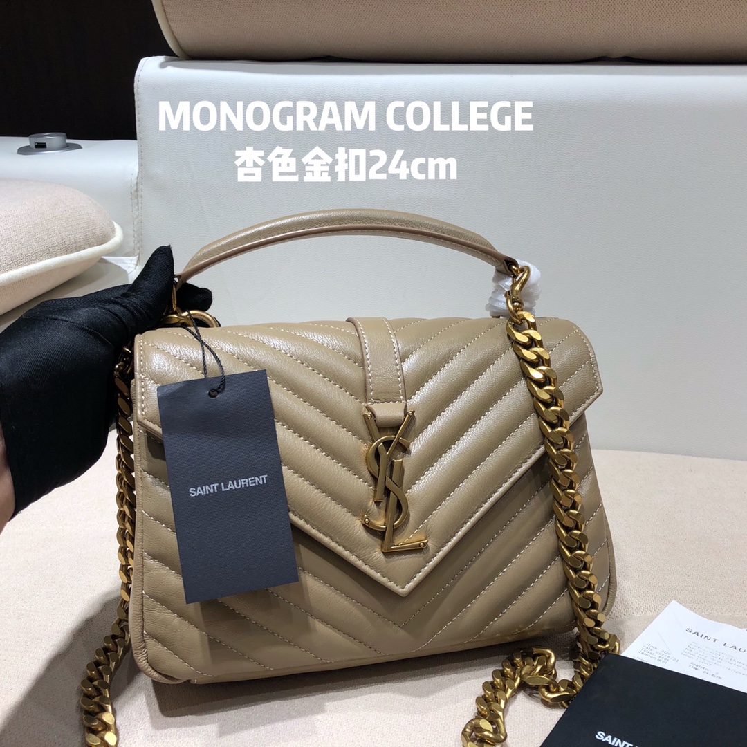 𝑴𝒐𝒏𝒐𝒈𝒓𝒂𝒎 𝒄𝒐𝒍𝒍𝒆𝒈𝒆 ¡El bolso de cartero clásico eterno! El bolso de cartero también se llama bolso mensaje…