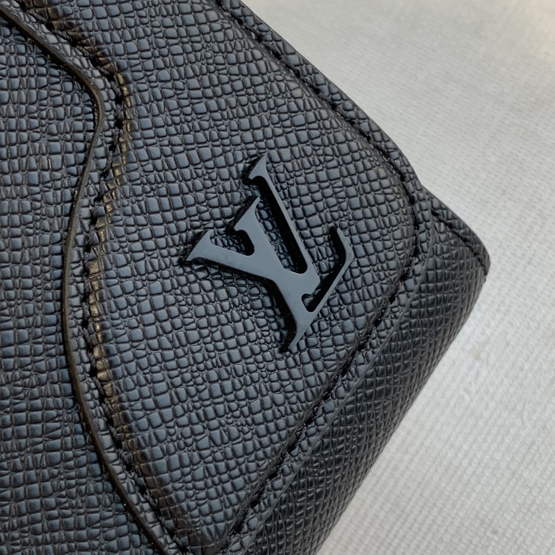 Louis Vuitton LV New Flap 邮差包 M30807