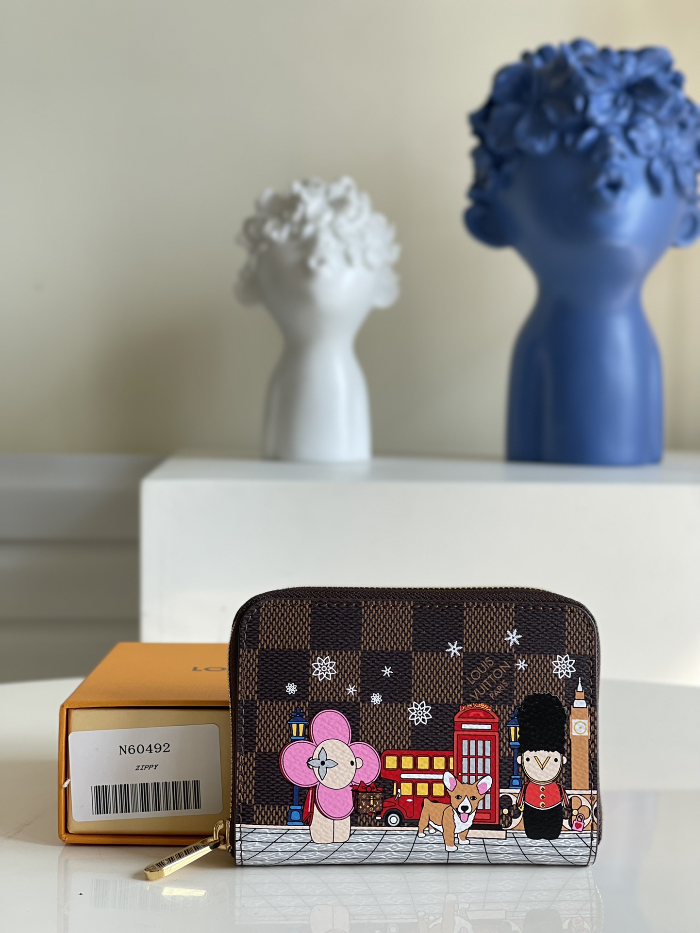 NO:397799,【Exclusive real photo N60492】Christmas ZIPPY Zip Coin Wallet Urban people provide the ideal choice. The packaging is exquisite and compact, and can be used to hold change, credit cards and folded banknotes. Even if the pocket on the body is small, you can easily put it in. 11*8*2cm.V.240, LV [original leather], louis vuitton, wallets19860909【独家实拍 N60492】圣诞款 ZIPPY 拉链零钱包 都市人提供了最理想的选择.包身精巧紧凑,可以用来装零钱、信用卡和折叠起来的纸币.即使身上的口袋小,也可轻松地将它放入.11*8*2cm.V.240,LV【原厂皮】,louis vuitton,wallets,Bag