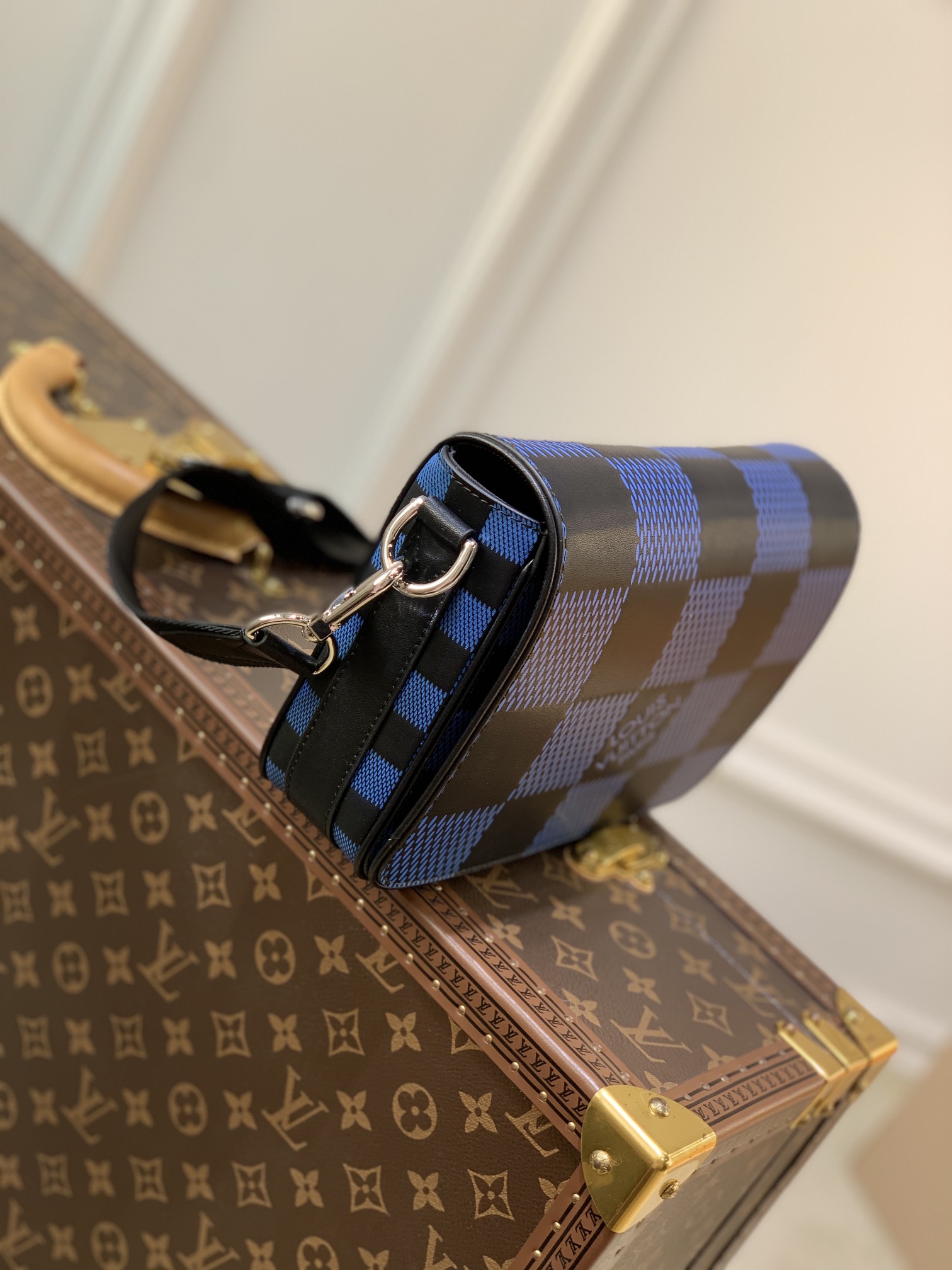 Louis Vuitton LV Studio 邮差包 N50037