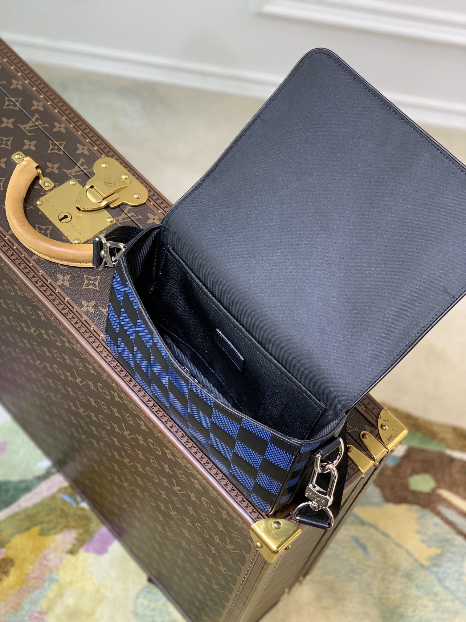Louis Vuitton LV Studio 邮差包 N50037