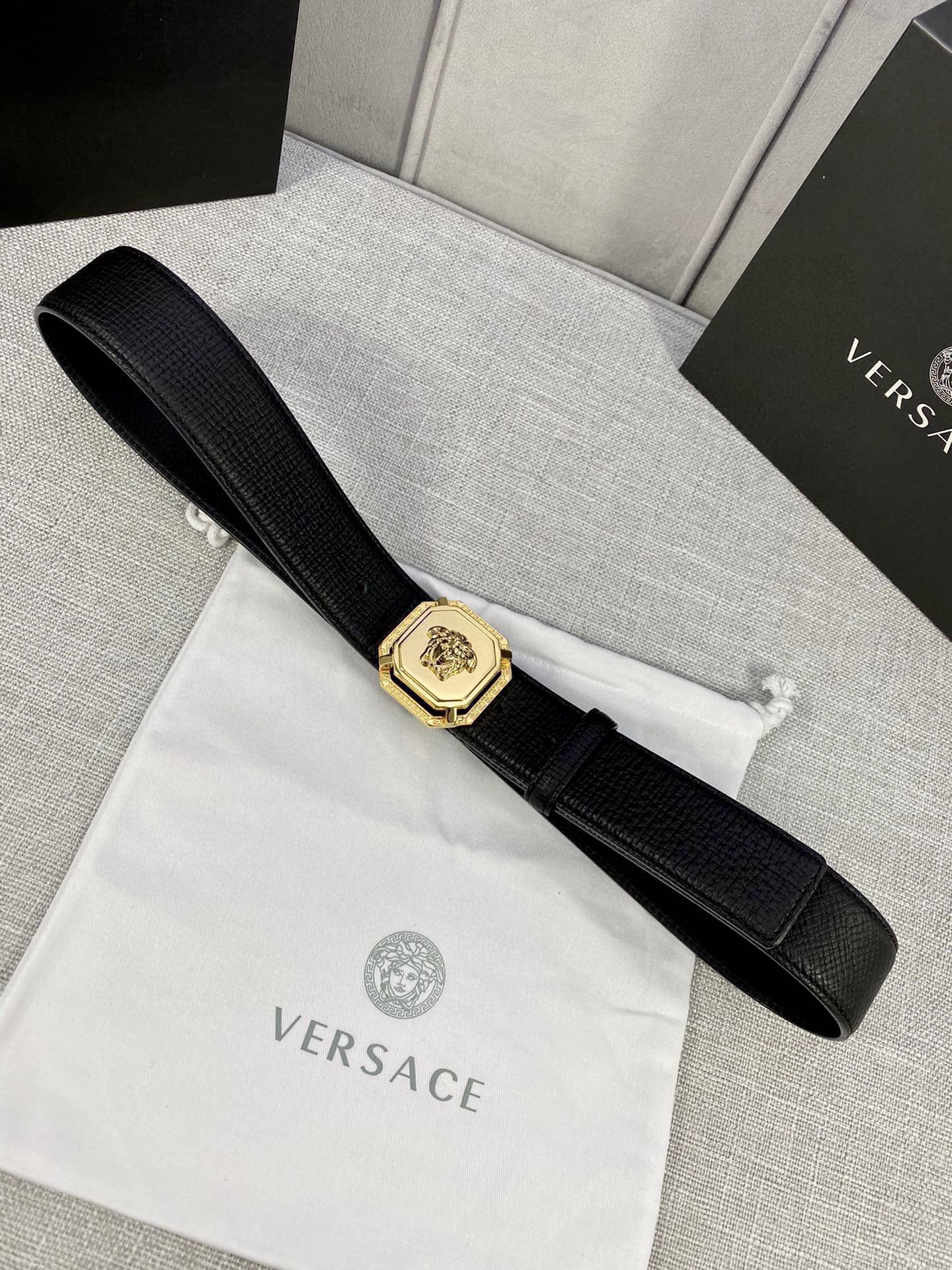 宽度4.0cm VERSACE(范思哲)采用进口万象纹牛皮-Top High Quatity Cheap Sneakers Fashion Clothing Clothes Bags handbags Shoes of all Brand wholesale With The best Quality And Beautiful Price from China Factory Chinese suppliers wholesaler seller 宽度4.0cm VERSACE(范思哲)采用进口万象纹牛皮