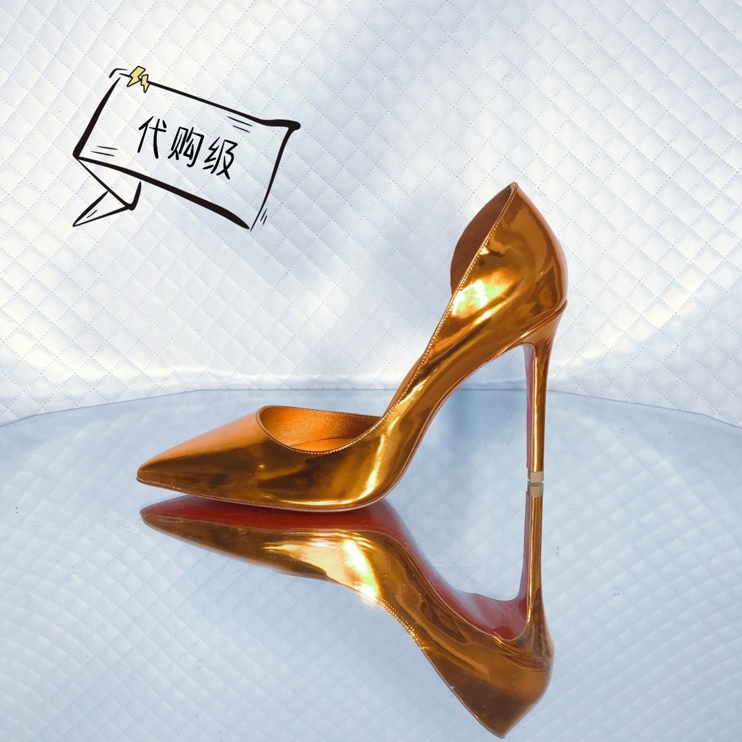 NO:336246,High-end customization, a classic series!  H10Cm, size 35-42. Customized versions are not refunded or exchanged.-001 local rich gold metal leather, local rich gold metal sheepskin. Official website synchronization Standard European code No:-001 Color:gold/gold Material:patent leather Lining:goat leather Heel height:10Cm Sole:leather sole Size:EUR 35-42 (US 4-11):,,christian louboutin,sheepskin19860909高端订制 一精典款系列！ H10Cm,尺码35-42码.订制款不退不换.-001土豪金色金属皮,土豪金金属羊皮里.官网同步 标准欧码 No:-001 Color:gold/gold Material:patent leather Lining:goat leather Heel heigh:10Cm Sole:leather sole Size:EUR 35－42（US 4一11) :,,christian louboutin,sheepskin,Women's Shoes
