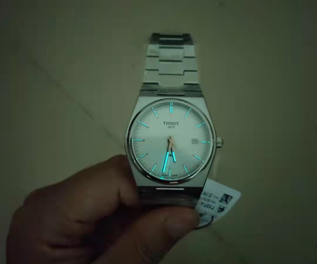 NO:390823,Super green luminous, model gets started...,19860909超强绿夜光,模特上手……,,Watch