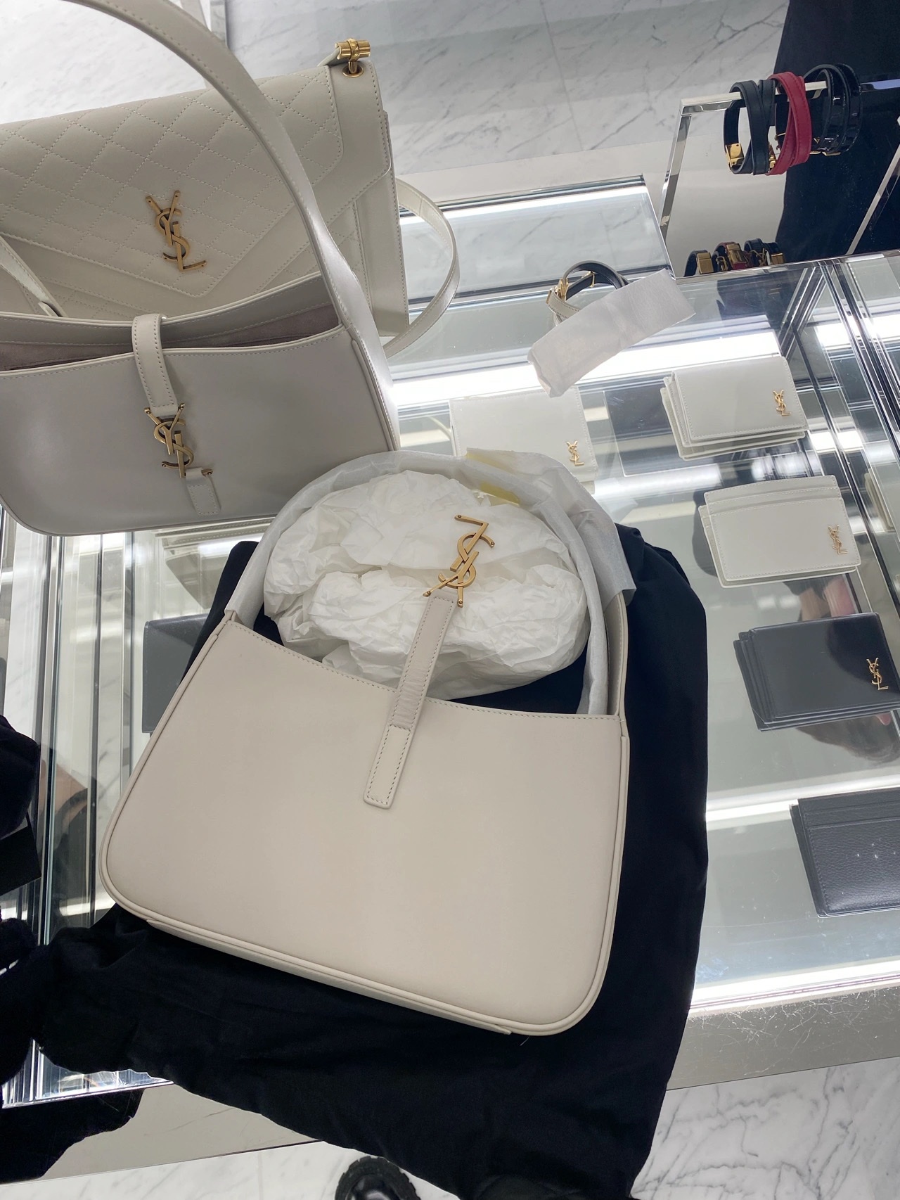 Saint laurent Ysl LE 5 À 7 平纹腋下包 657228白色