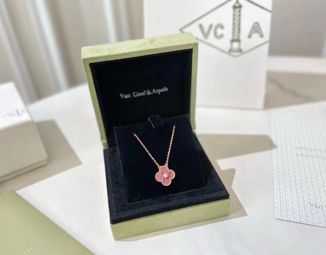 Van Cleef & Arpels VCA 2021圣诞限量版 蔷薇石项链