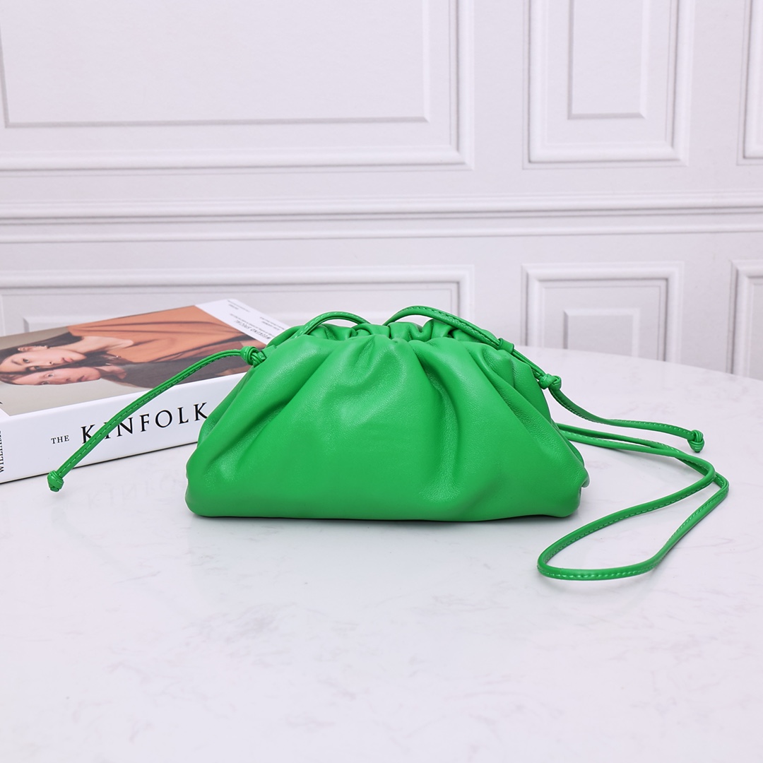 Bottega Veneta Pouch Clutch Intrecciato Drawstring Grass Green