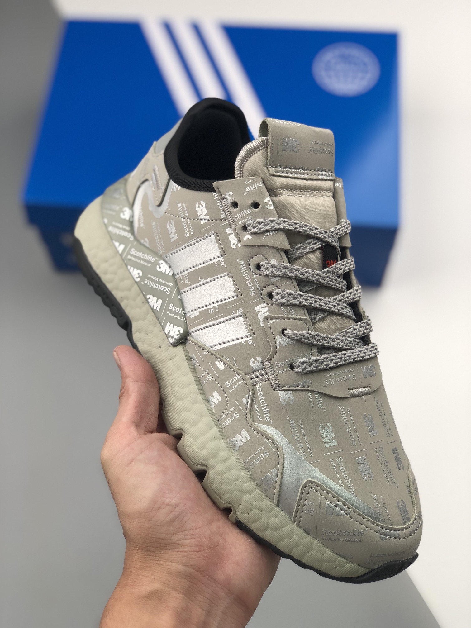 AD Nite Jogger 2019 Boost trébol colaboración corredor nocturno gris plata combinado zapatillas de running retro materi…