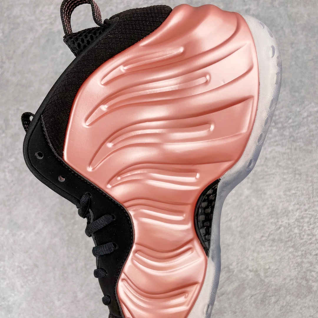 图片[7]-💰440 NK Air Foamposite One 新粉喷 莞产原底面 公司渠道同模具 鞋型发泡360度无死角 双层Zoom气垫植入 中底完美注胶 搭载原厂碳纤维材质 诞生于1997年的NK Air Foamposite系列可以说是整个球鞋历史上最为经典的系列之一 也就是我们常说的“喷”和“泡” 其中“喷”由Foamposite One代言人Penny的英文音译而来 而“泡”则来源于另一款鞋型 Foamposite Pro中\”pro\”的音译 在诞生初期 由于高昂的造价以及超前的外形 Foamposite系列的反对者不在少数 甚至有人认为这款鞋会毁掉整个球鞋行业 但事实证明这双灵感来自于甲虫 自带“黑科技”鞋面以及双层Zoom+大块碳板的太空球鞋不仅受到了大众的接受与追捧 并且成功的影响了篮球鞋的发展 SIZE：38.5 39 40 40.5 41 42 42.5 43 44 44.5 45 46 编码：by5936010-运动鞋