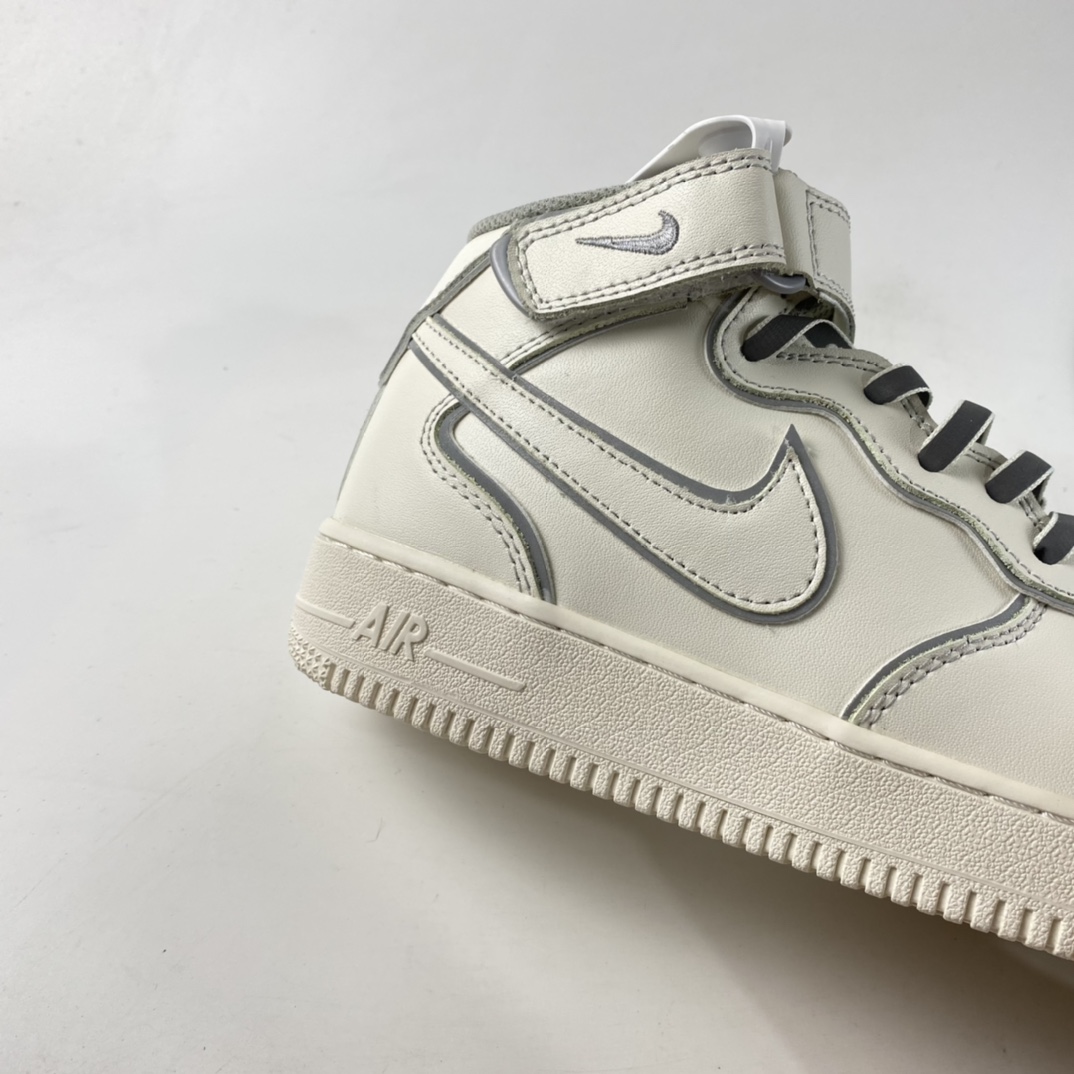 P260 NIKE Air Force 1 ’07 Mid 米银灰“夜魔侠”空军一号 AQ1218-118