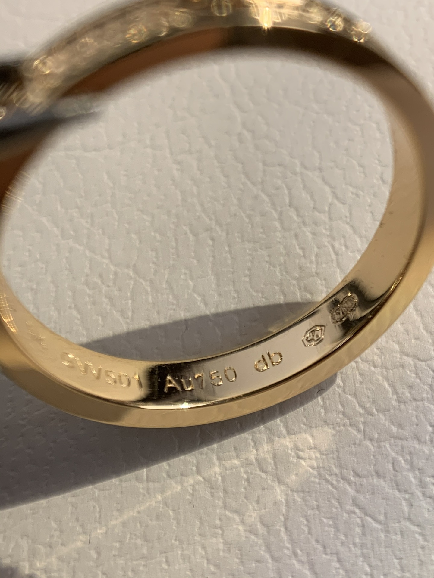 
奢品推荐 超窄love满天星对戒💍（尺寸5678美号）
✨现在的情侣十有八九都会选择love戒指，搭配