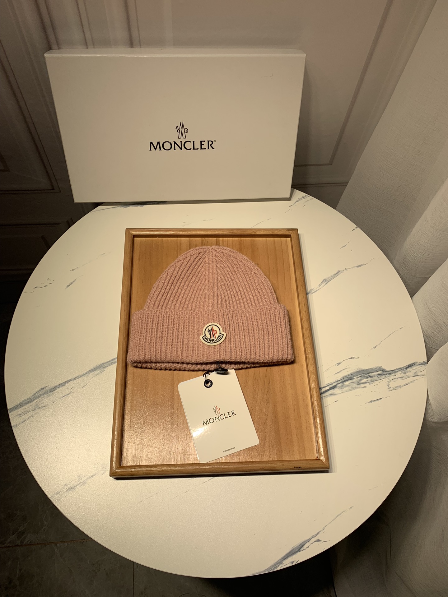 NO:190008,Special offer. Cover. Welfare deal!  !  [Fine wool knit single hat] The new model is on the shelves, a series of hats with fine wool fabric. The density is tight!  The wool knitted fabric feels comfortable and breathable!  The style is novel and unique!  A must-have item on the street, age-reducing and fashionable, very generous!  The hat looks very good!  And the price is very beautiful!  It is a very good item to give to others for your own use!  !  Complete trademark tags!  !  There are many styles and colors!  Hat Fisherman Hat Baseball Hat Knitted Hats, Hats, Moncler, espadrilles, hats19860909特价.蒙口.福利特惠！！【细毛线针织单帽】新款上架,特别实惠的一个系列帽子,面料细毛线.密度紧致！毛线针织面料手感舒适透气性好！款式新颖别致！出街必备单品,减龄又时尚,非常大方！帽型特别好看！而且价格非常美丽！送人自用都是非常不错的一款单品哦！！商标吊牌齐全！！款式多多,颜色多多！帽子渔夫帽棒球帽针织帽,帽子,Moncler,espadrilles,hats,hat