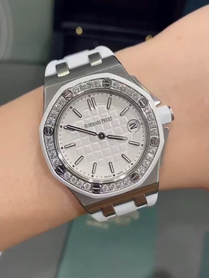 Audemars Piguet 爱彼 新出37mm石英女表