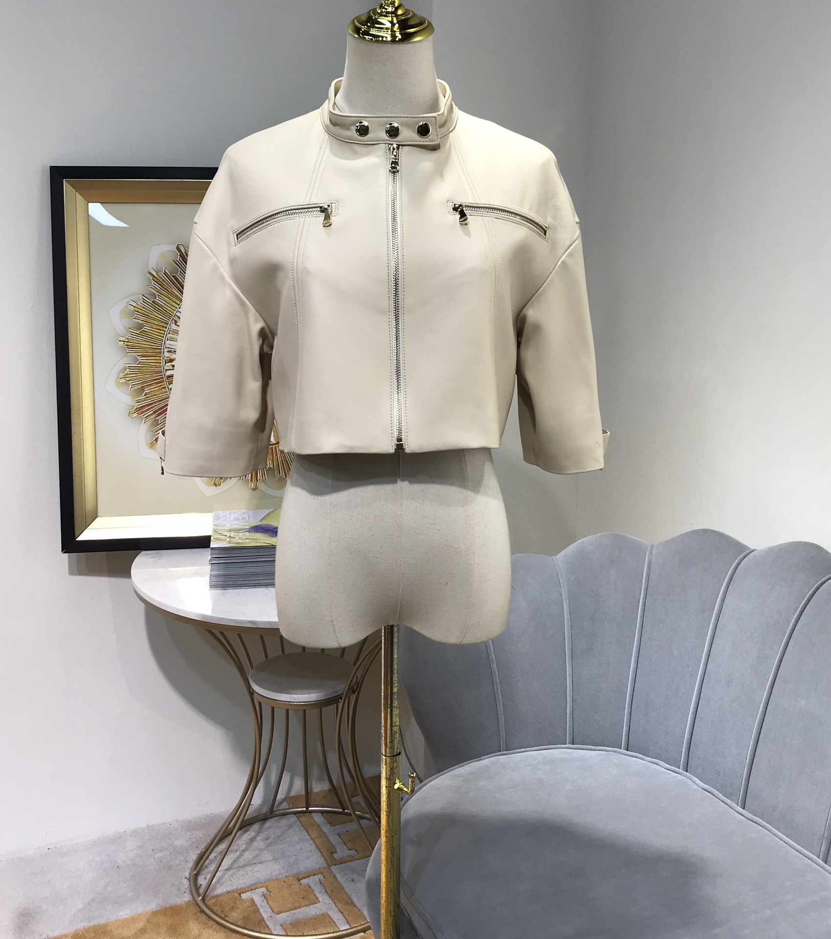 NO:932840,Clearance price, MM imported lambskin short jacket!  Code number 38/1, special price, no return, no exchange, no free shipping, jackets & coats, sheepskin,19860909清库价,MM 进口小羊皮短外套！码数38/1,特价 不退不换不包邮,jackets & coats,sheepskin,,Women's clothing
