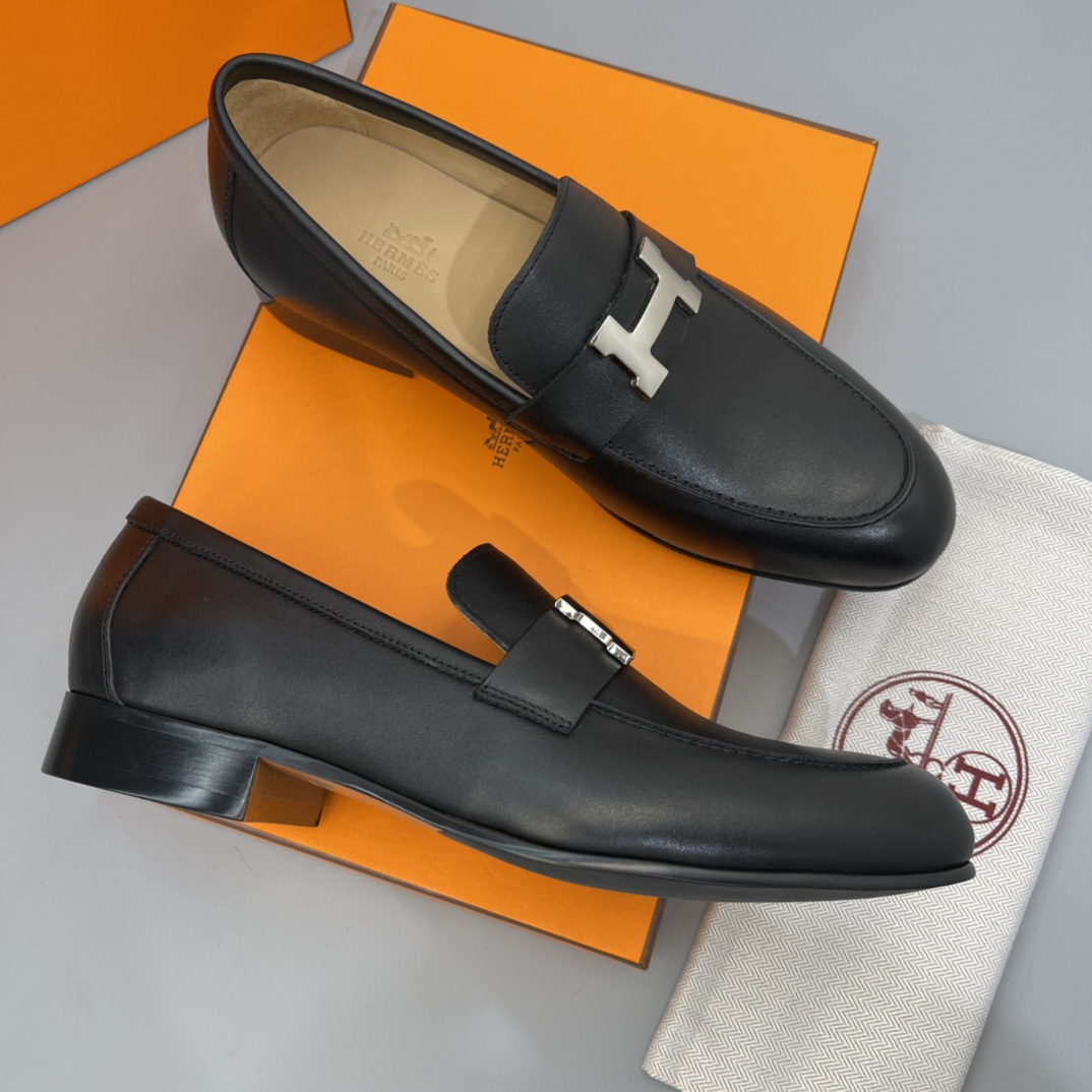 Hermes Men's Classic Leather Loafers with Iconic 'H' Buckle, Black 3 i1633596905 270 1