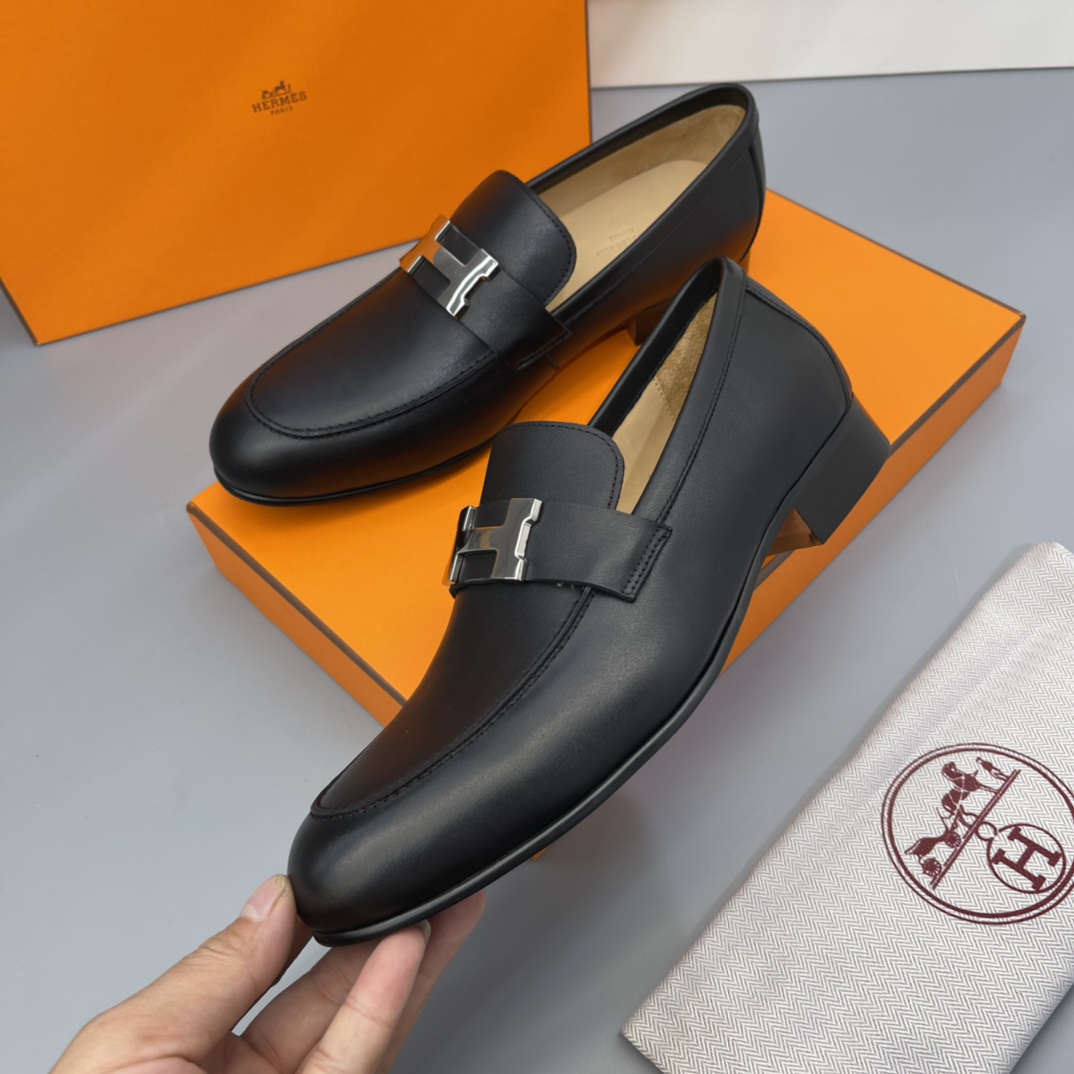 Hermes Men's Classic Leather Loafers with Iconic 'H' Buckle, Black 7 i1633596905 7997 5