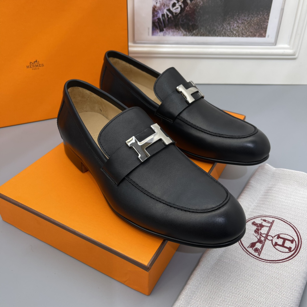 Hermes Men's Classic Leather Loafers with Iconic 'H' Buckle, Black 4 i1633596905 8313 2