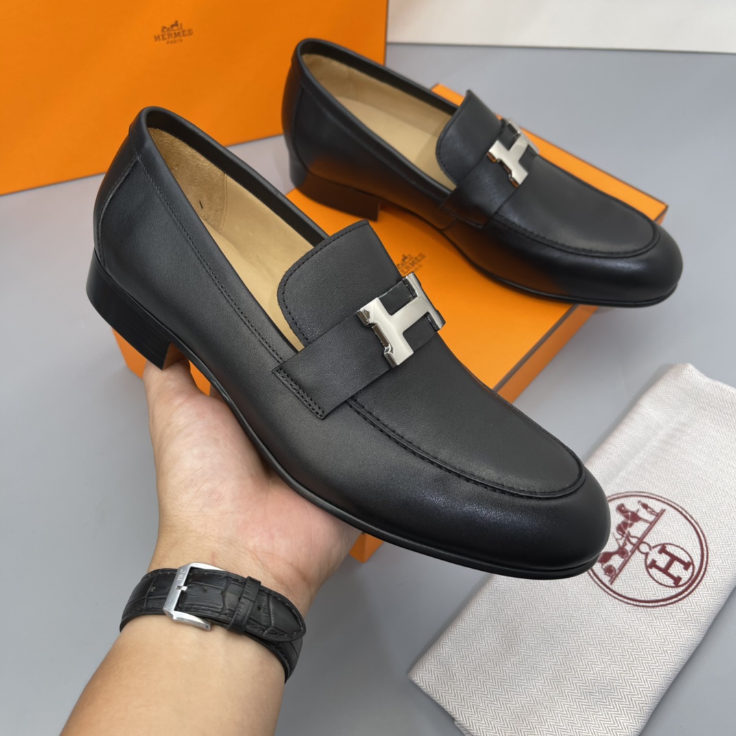 Hermes Men's Classic Leather Loafers with Iconic 'H' Buckle, Black 2 i1633596905 9230 0
