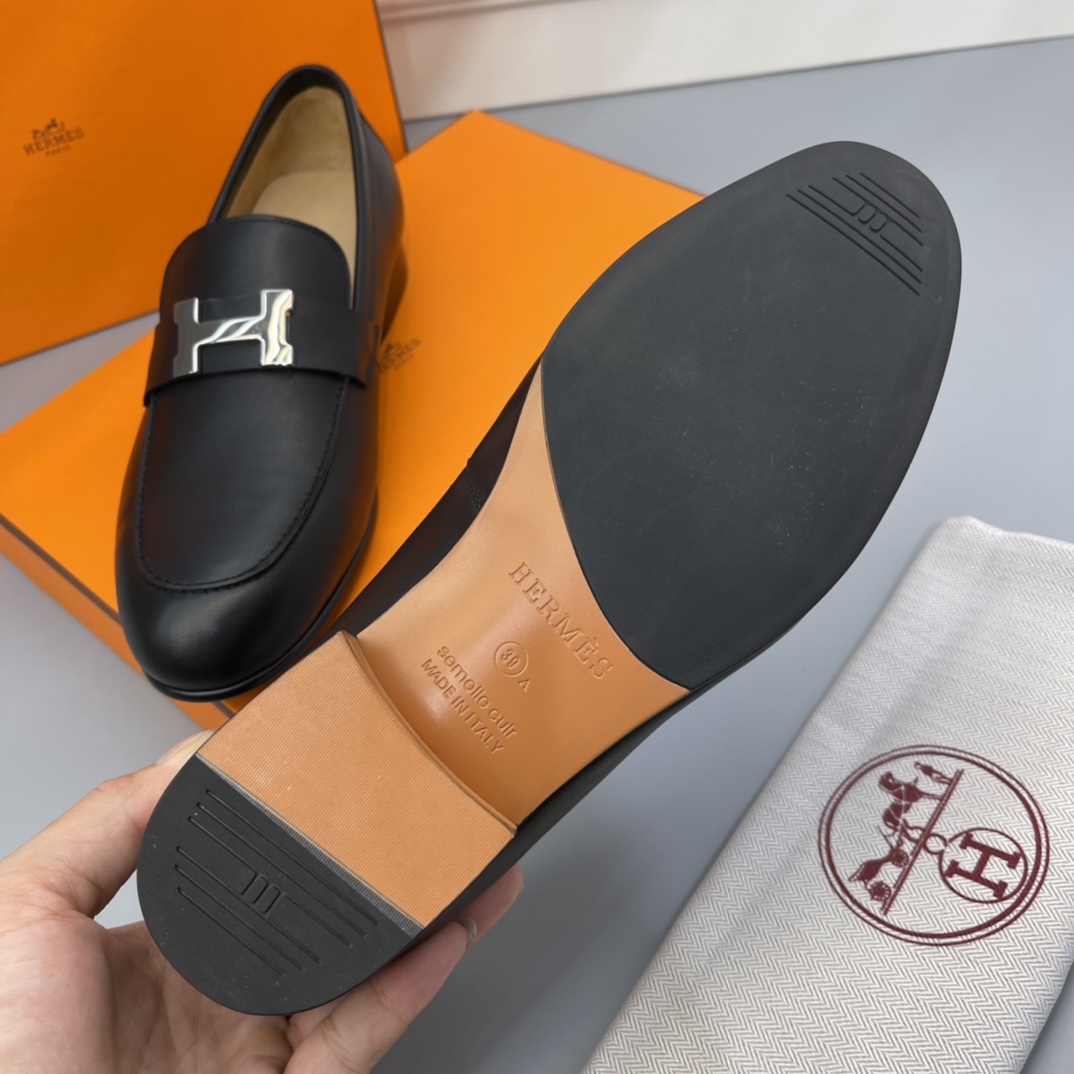 Hermes Men's Classic Leather Loafers with Iconic 'H' Buckle, Black 9 i1633596905 9319 7