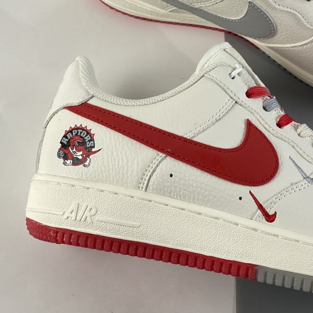 P260  NIKE Air Force 1 Low ’07 “米银红反光”多伦多猛龙队板鞋 CH2608-216