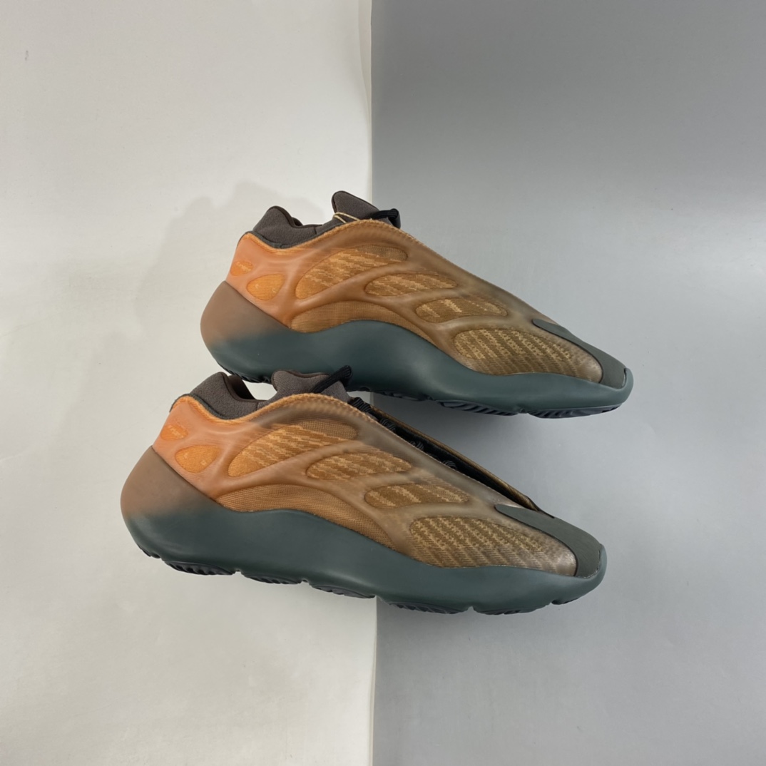 P320  AD Yeezy 700 V3椰子复古老爹鞋/异形 黑橙渐变 GY4109