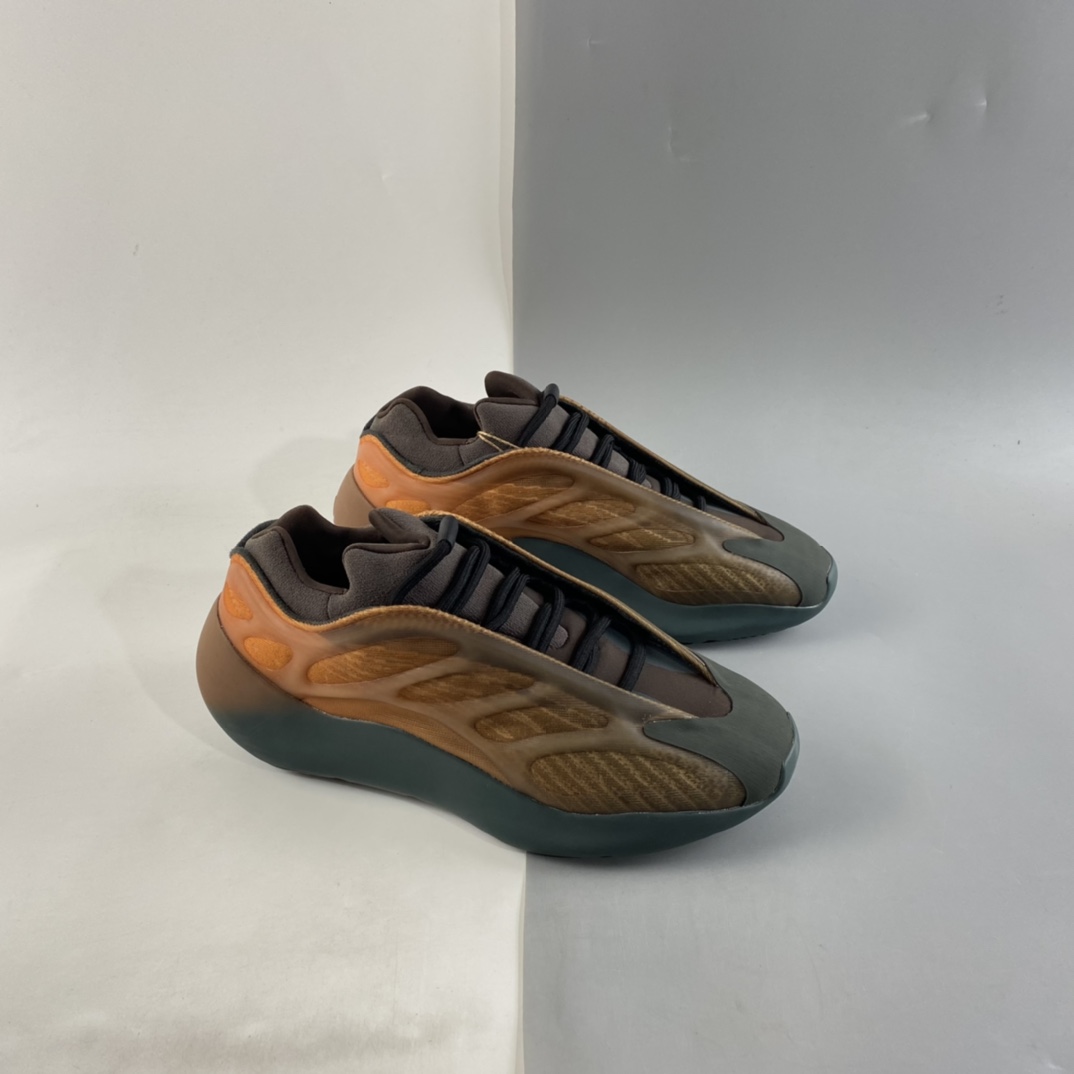 P320  AD Yeezy 700 V3椰子复古老爹鞋/异形 黑橙渐变 GY4109