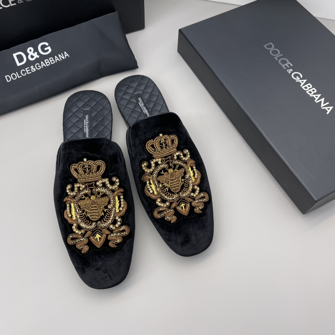 Dolce & Gabbana Velvet Embroidered Bee Crown Mules - Luxurious Comfort 3 i1633625420 254 1