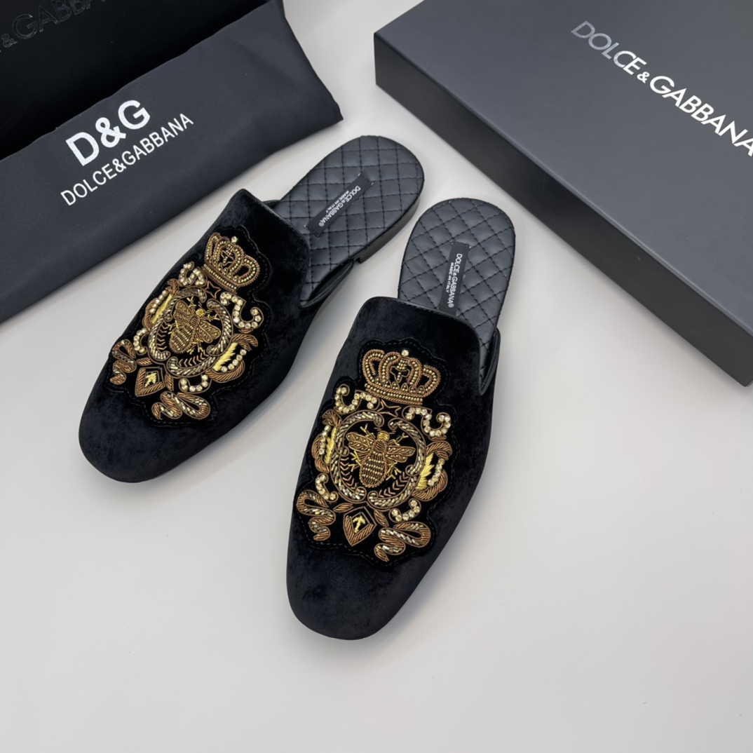 Dolce & Gabbana Velvet Embroidered Bee Crown Mules - Luxurious Comfort 4 i1633625420 4573 2