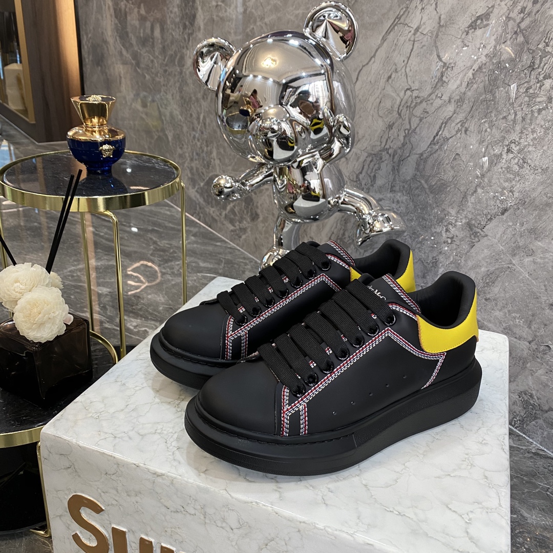 NO:695189,McQueen's latest original development top version this year - multi-color couple models are on sale at the same time!  !  The new ALEXANDERMCQUEEN classic on the market's exclusive official website. If you don't have the confidence to improve the quality, there is really no need to put it on the table. HK repeatedly buys the original version from the counter. Various PKs are welcome. (Anyone with the original version at the stall is welcome) The thick sole perfectly heightens and elongates the visual effect. The most perfect proportion of the shoe body is this last type. The rear logo font is a small font with hot stamping and embossing.  Foot logo genuine leather with air-pressed colorless process. We will always update the color according to the counter. Upper: genuine customized environmentally friendly full-grain cowhide. Sports breathable mesh lining. Exclusive molded TPU rubber injection molded layered outsole for the sole.  Women's size: 34-40M (women's size 34, 40 is custom-made and non-refundable). Men's size: 38-44 (men's size 38M is custom-made and non-returnable), casual shoes/sports shoes, alexander mcqueen, sneakers, cowhide19860909麦昆今年最新原版开发顶级版本———多色情侣款同时发售！！ 市场独家官网上新ALEXANDERMCQUEEN 小白鞋的经典著作,做这种经典灭世款,如果没信心把品质做狠, 还真没必要摆上台面. HK反复 不断从专柜原版购入 各种爆拆.  各种开摸欢迎各种PK,.（档口有原版欢迎任何） 厚底完美增高拉长视觉效果 鞋身最完美比例就是这个楦型 后尾logo字体是小字烫金压印 垫 脚logo真皮空压无色工艺 颜色方面我们一直会跟着专柜不断更新 鞋面: 正品定制环保全粒面牛皮 内里运动透气网布里 鞋底独家开模TPU橡胶注塑成型分层大底 女款码数:34－40M(女码.34,40订做不退换).男款码数:38－44（男码38M订做不退换）,休闲鞋/运动鞋,alexander mcqueen,sneakers,cowhide,Women's Shoes