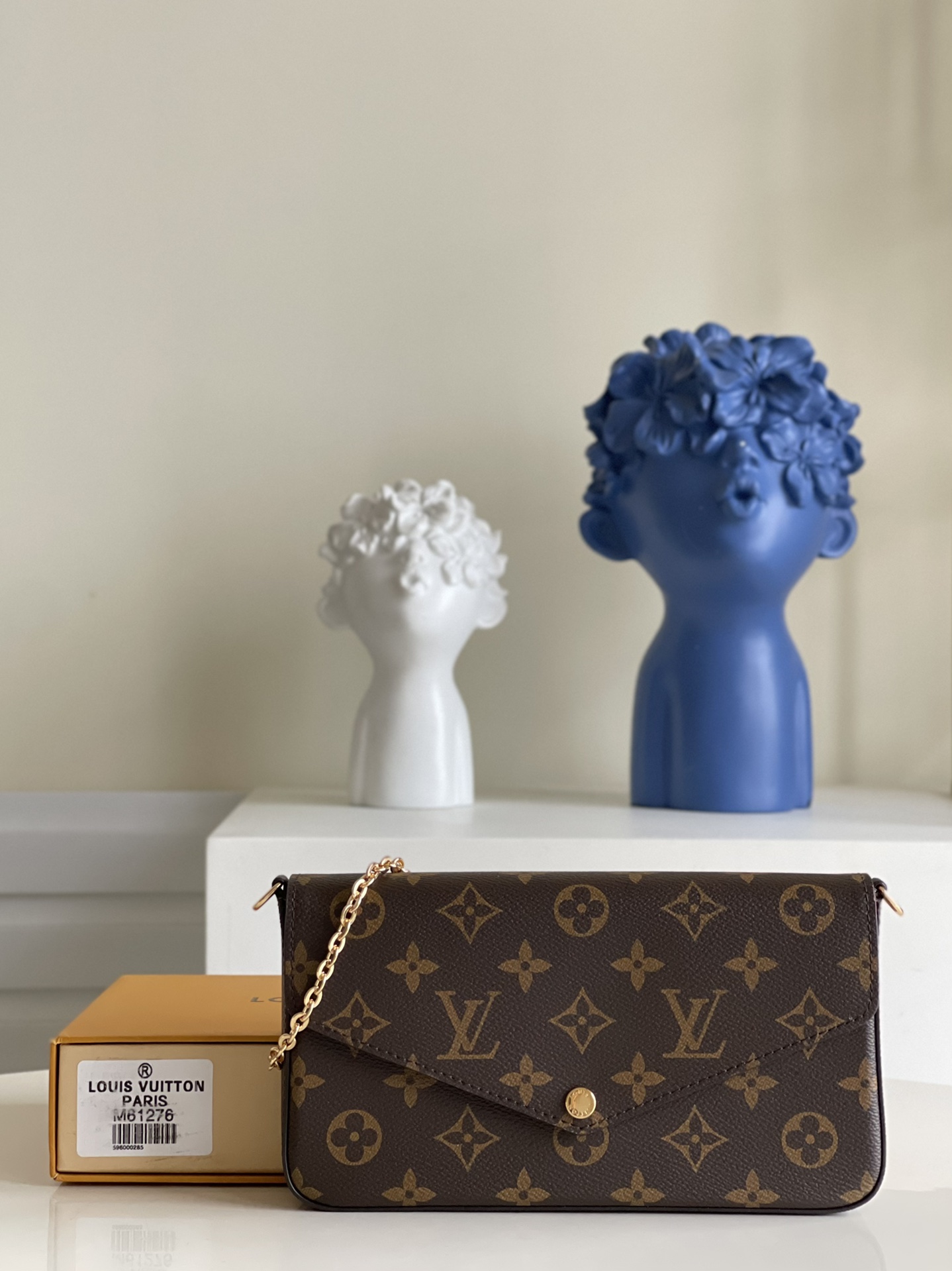 NO:397825,【Exclusive real photo M61276】ochette Félicie chain bag is elegant and compact, with two removable pockets, making it a fashionable choice to carry and organize your daily necessities. Size 21 x 12 x 3 cm Long-term feedback price Reject bargaining Y.329, LV [original leather],louis vuitton19860909【独家实拍M61276】ochette Félicie 链条包优雅小巧,内含两个可脱卸口袋,是携带整理您的日常用品的时尚之选.尺寸21 x 12 x 3 厘米 长期回馈价 拒绝议价 Y.329,LV【原厂皮】,louis vuitton,Bag
